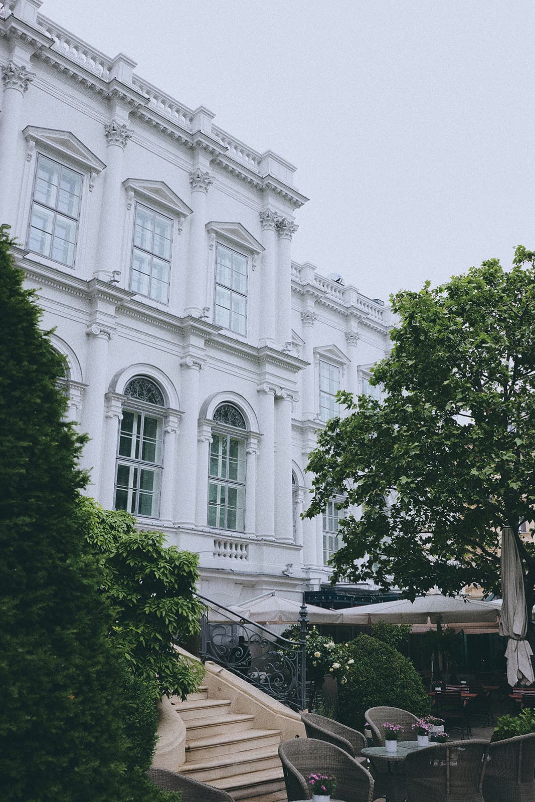 Marco & Laura · Palais Coburg, Wien, Österreich · Hochzeitsfotografie von Marina Danilova
