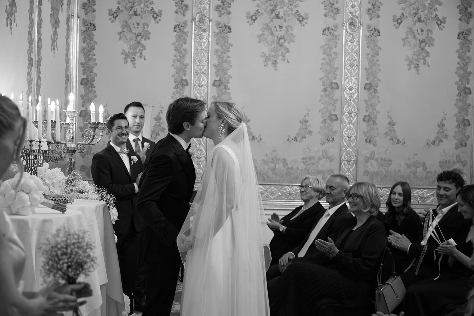 Marco & Laura · Palais Coburg, Wien, Österreich · Hochzeitsfotografie von Marina Danilova